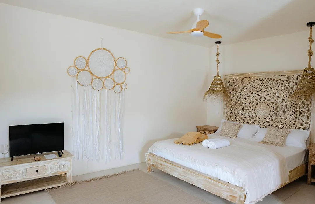Costa Magica - Romantic Ocean Boutique Hotel & Club-1